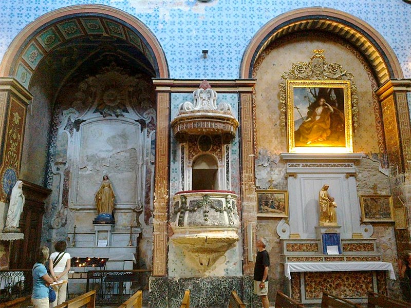 interior de la Iglesia de San Fermín