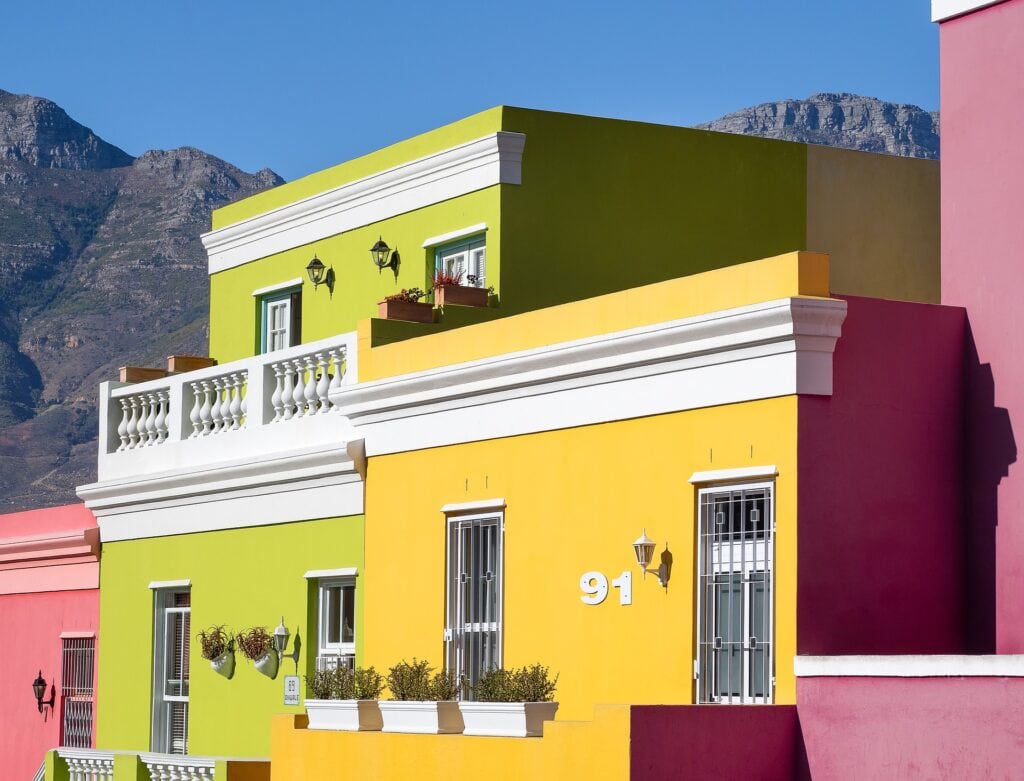 Coloridas casas de Bo-Kaap en sudáfrica