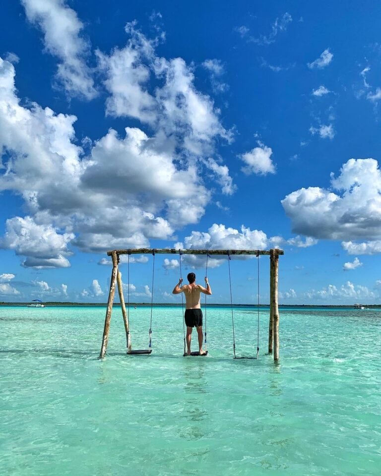 columpio en bacalar Caribe Mexicano