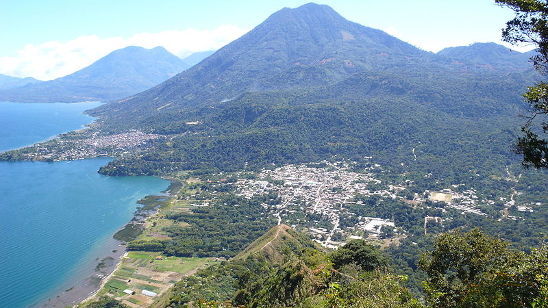 montañas en San Juan La Laguna