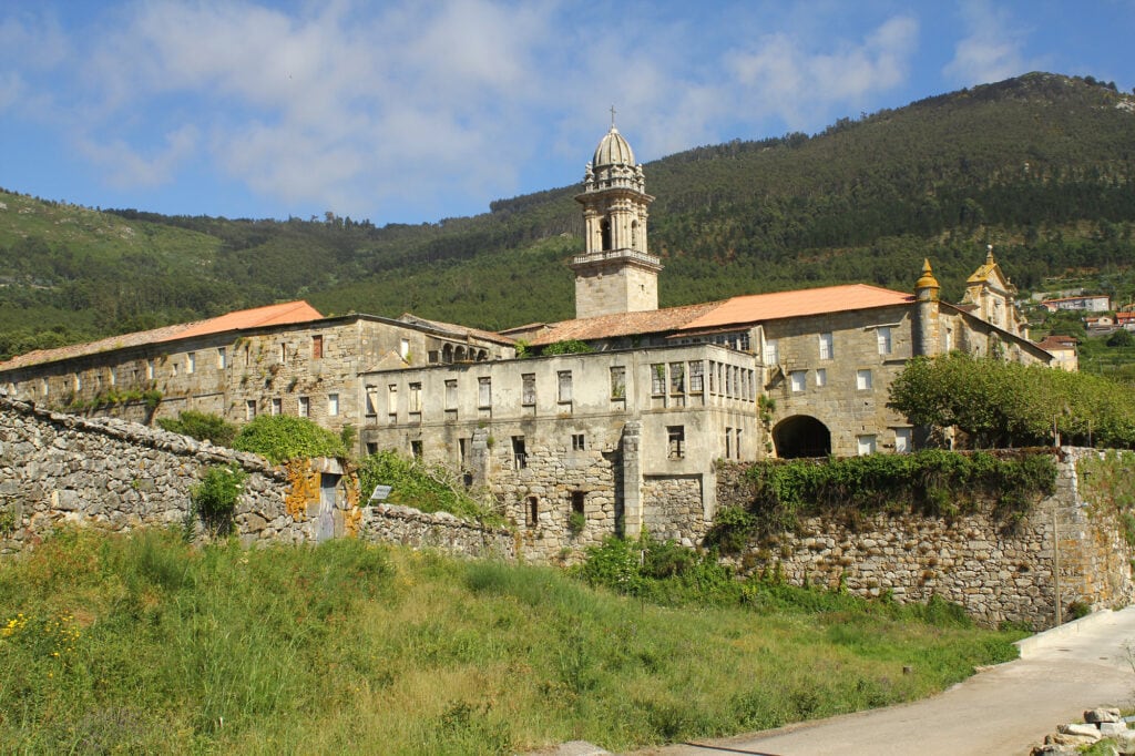 El Monasterio de Santa María de Oia