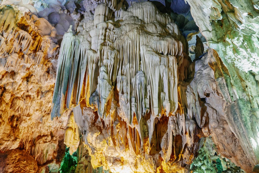 Cueva-Sung-Sot-Bahía-de-Halong