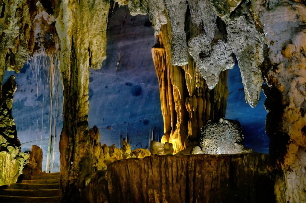 interior de la Cueva de Son Doong