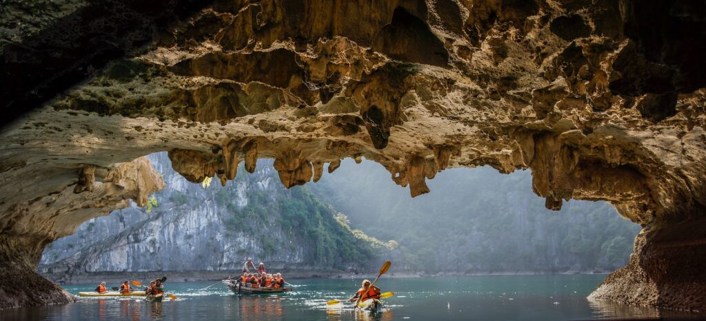 kayak en Cueva Sung Sot