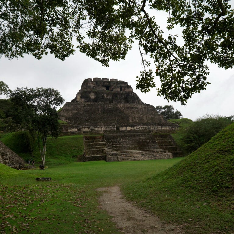 prámide en Xunantunich