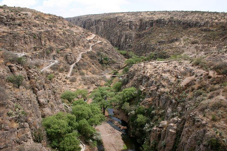 rocas en Boca de Túnel