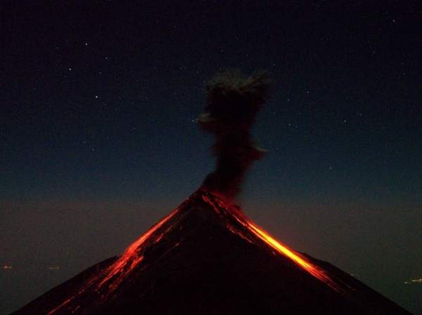 erupción Volcán Acatenango