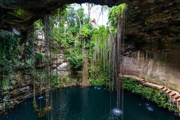 Cenote Ik Kil en México