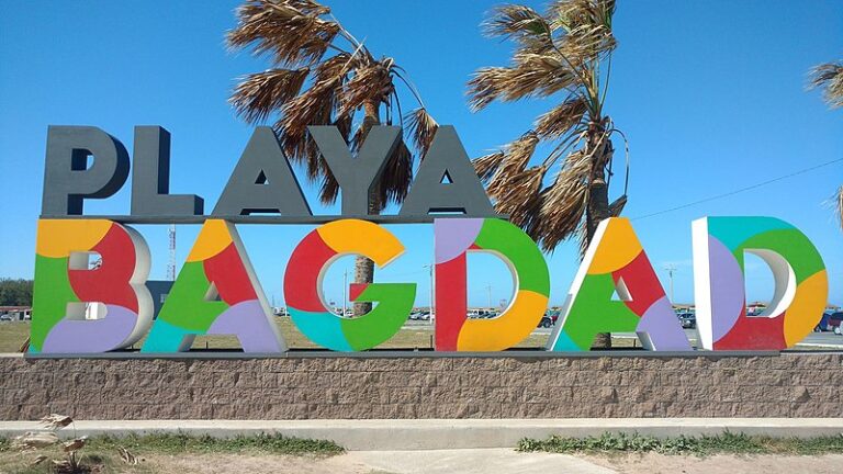 letras en Playa Bagdad