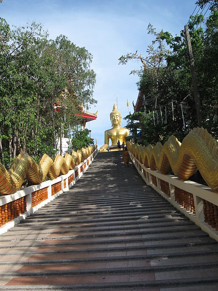 colina en Wat Phra Khao Yai