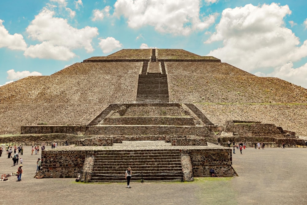 Pirámide-del-Sol