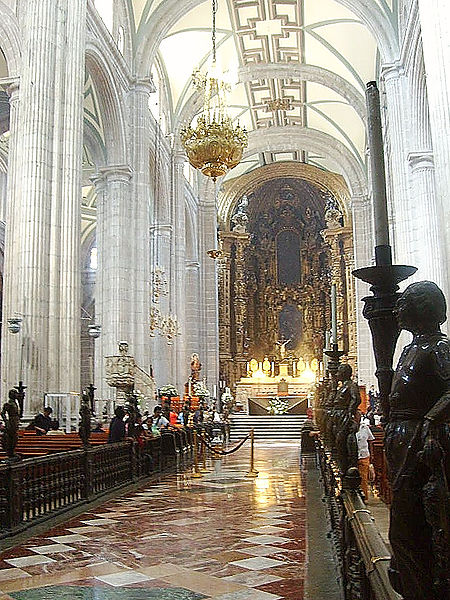 interior de catedral de ciudad de méxico