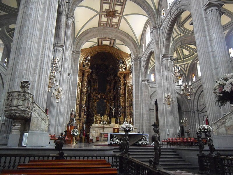 interior de la Catedral Metropolitana de Ciudad de México