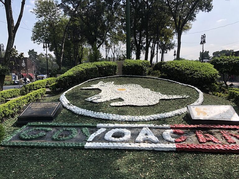 letras en jardín de Coyoacán