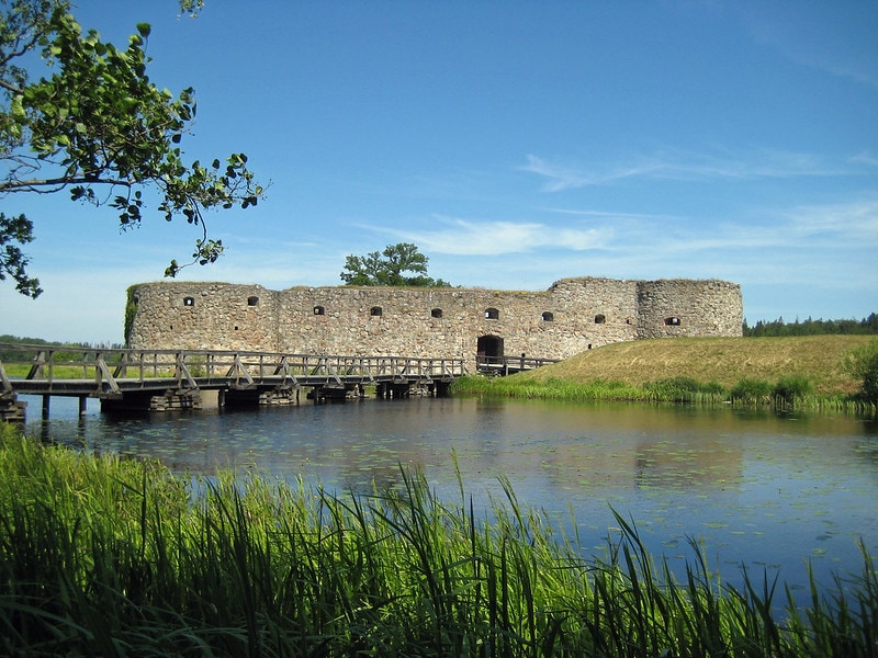 Växjö ruinas de castillo sobre islote