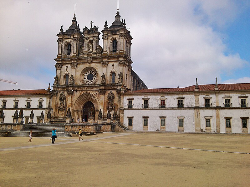 fachada del monasterio de Alcobaça