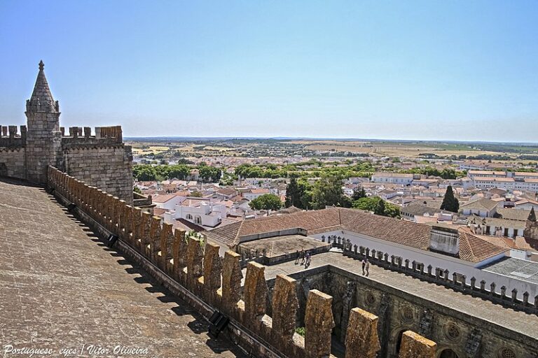 vista y catedral de évora