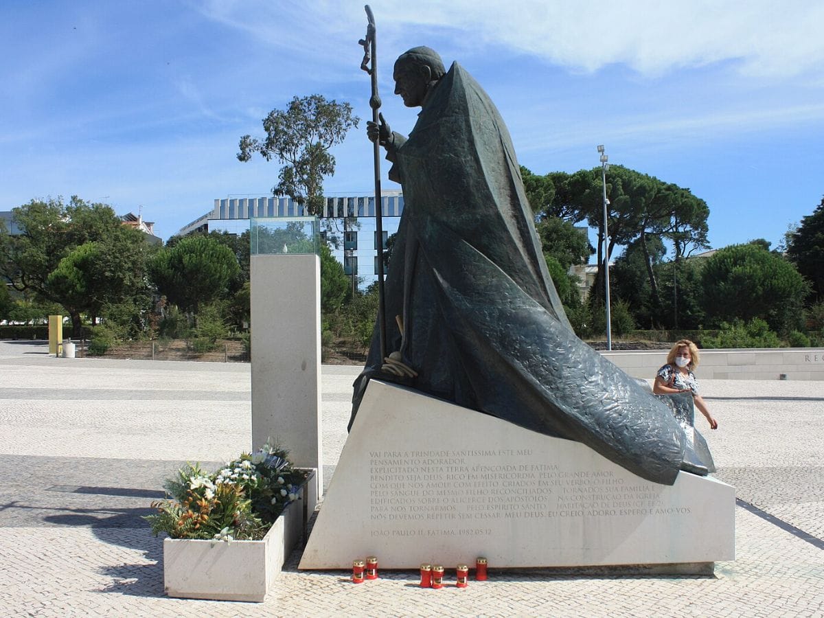 Escultura Juan Pablo II.