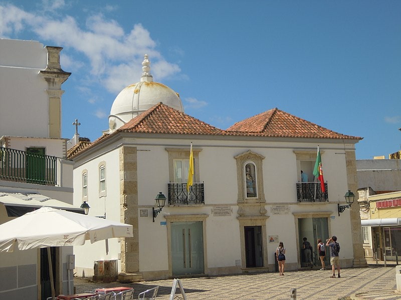 fachada del museo municipal de Olhão